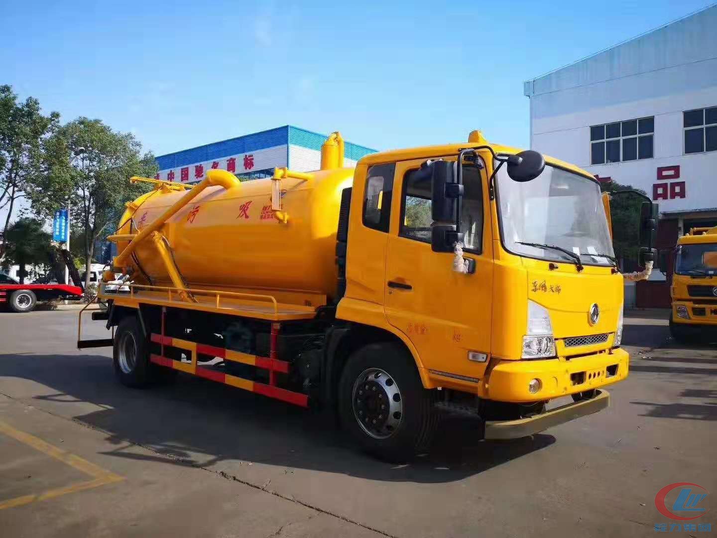 東風(fēng)天錦KS駕駛室菁英版吸污車(chē)