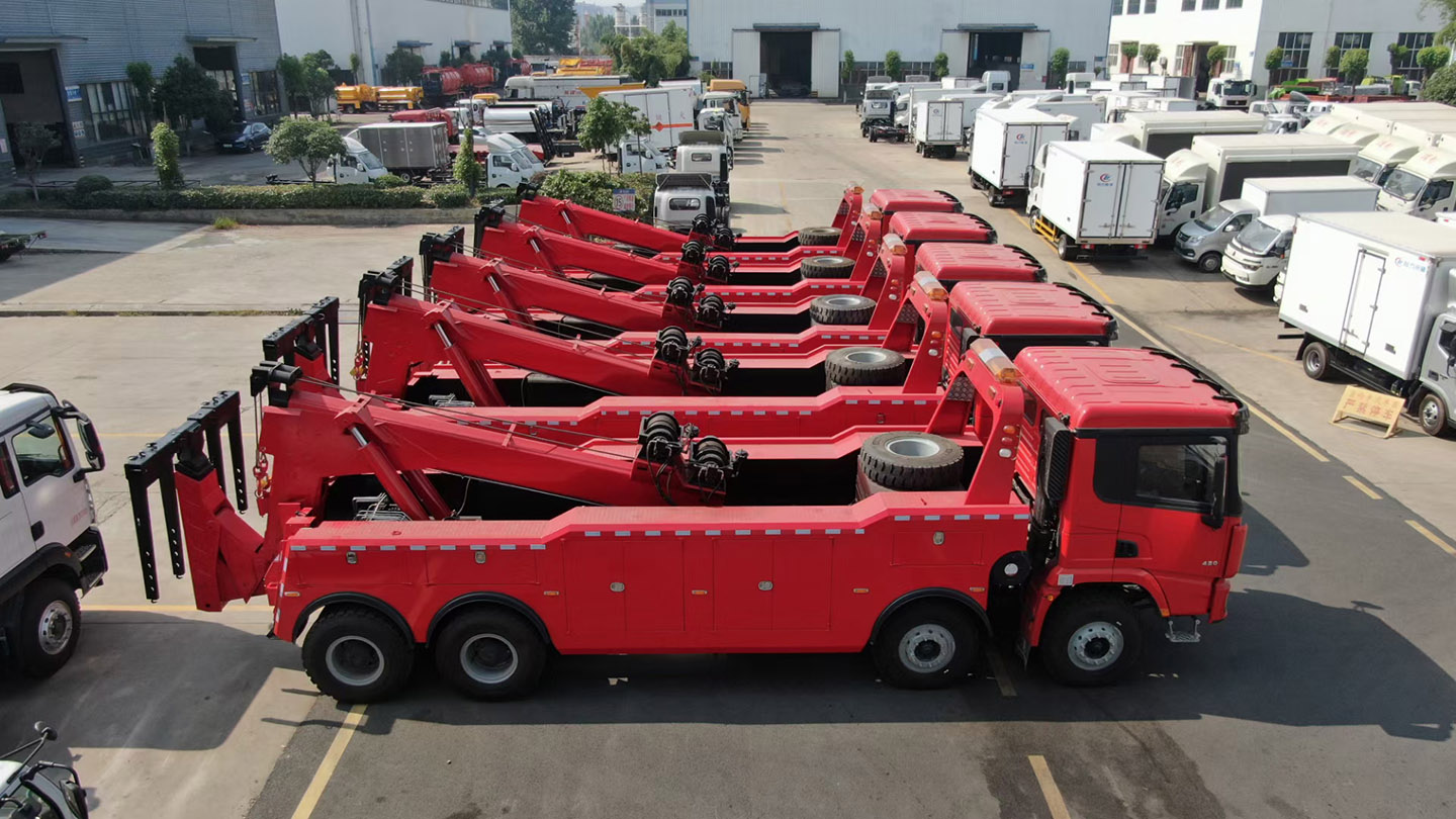 程力集團(tuán)重型拖吊連體清障車(chē)批量發(fā)車(chē)